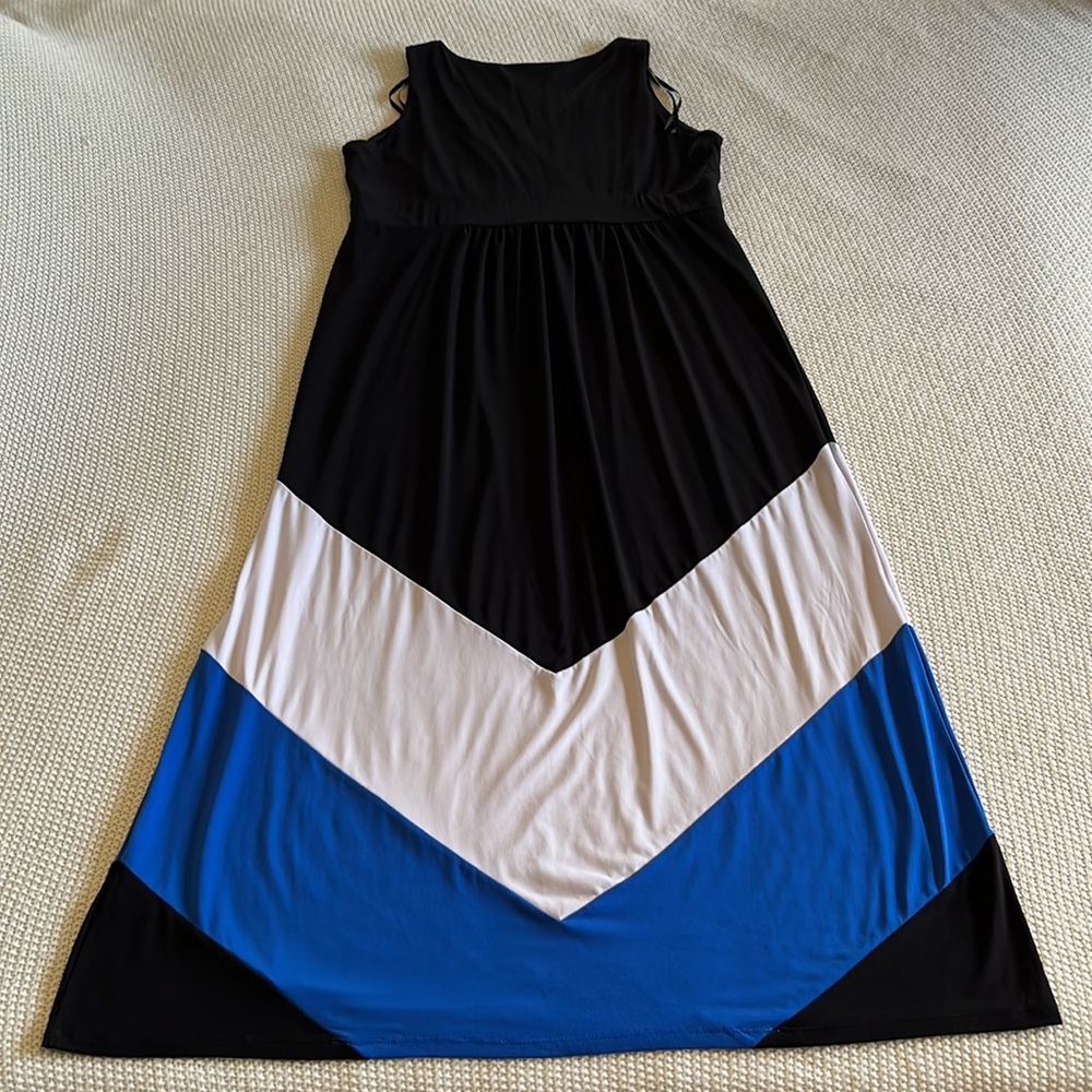 Chevron Stripe Maxi Dress - Picture 4 of 4